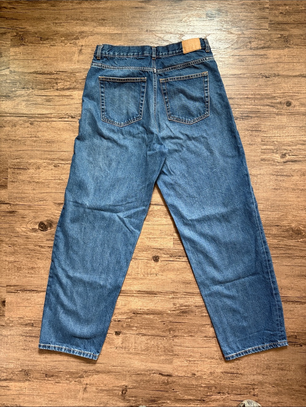 Weekday High-Rise Loose Jeans in Blue Denim - Picture 3 of 12